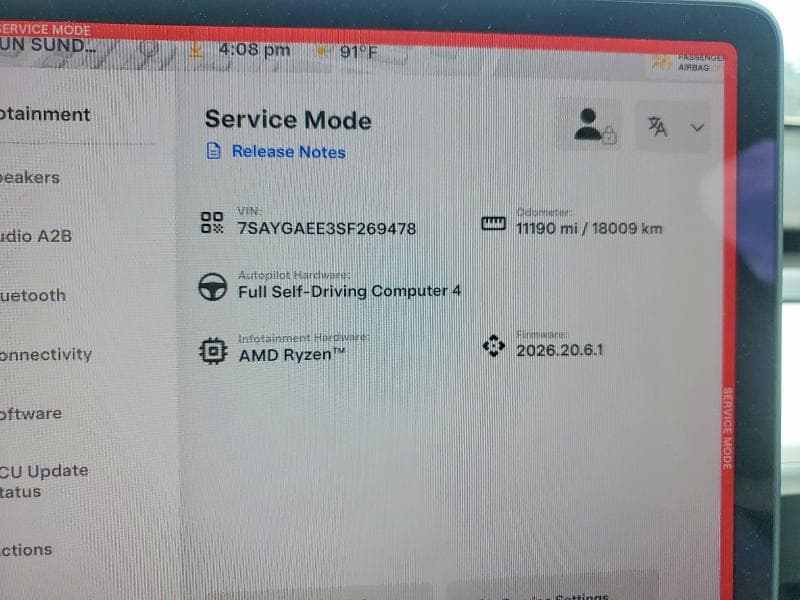 2025 TESLA MODEL Y 9