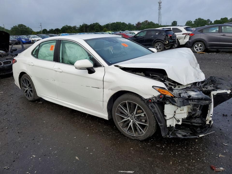 2023 TOYOTA CAMRY SE 4