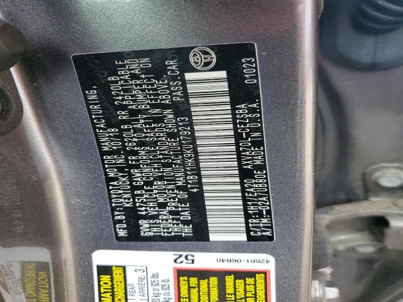 2019 TOYOTA CAMRY SE 12