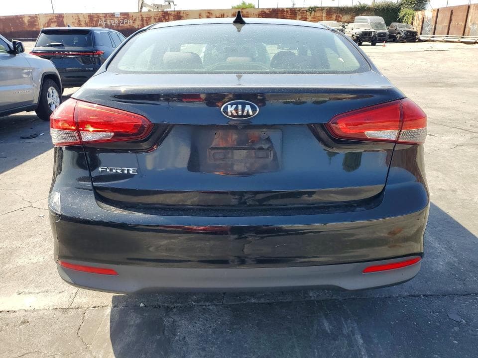2017 KIA FORTE LX 6