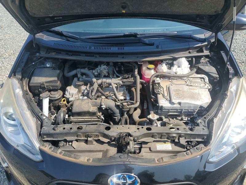 2017 TOYOTA PRIUS C TWO 11