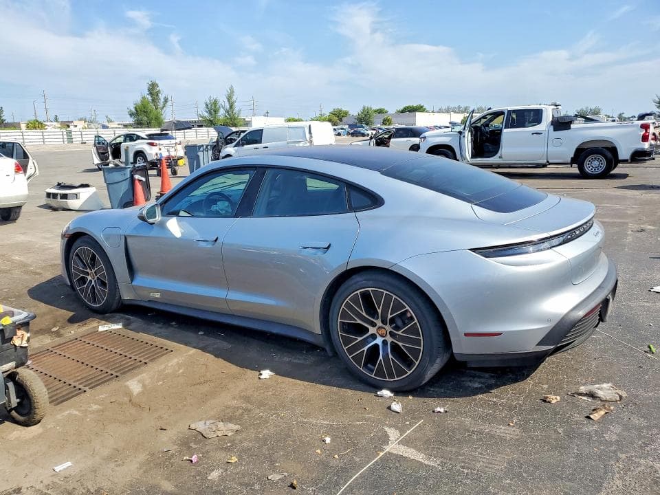 2021 PORSCHE TAYCAN 2