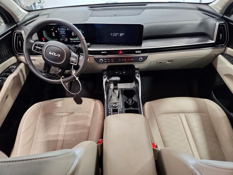 2025 KIA SORENTO S 8