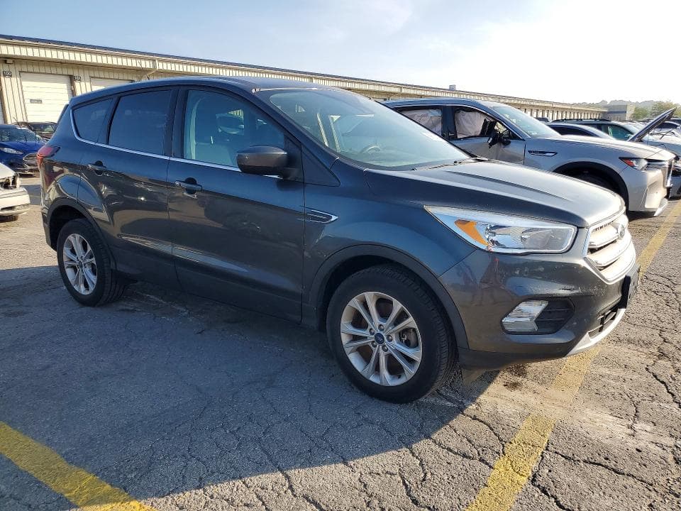 2019 FORD ESCAPE SE 4