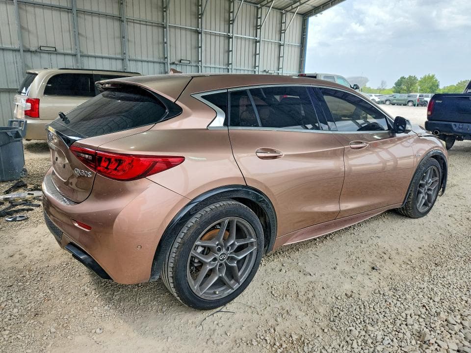 2017 INFINITI QX30 BASE 3