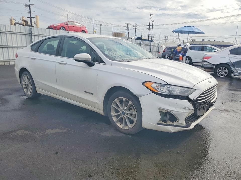 2019 FORD FUSION SE 4