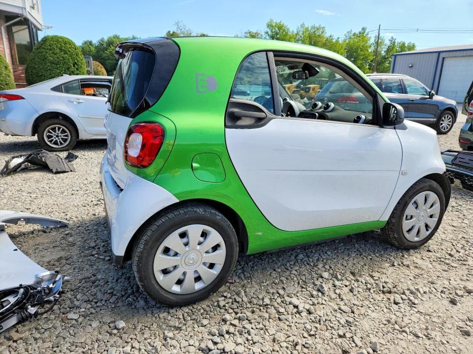 2018 SMART FORTWO 3