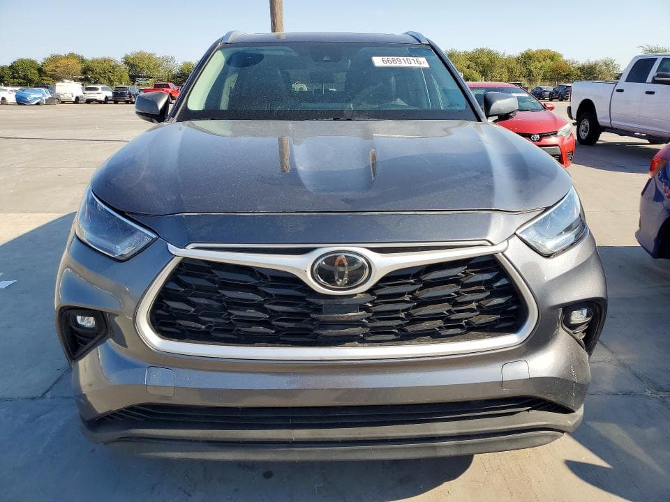2021 TOYOTA HIGHLANDER XLE 5