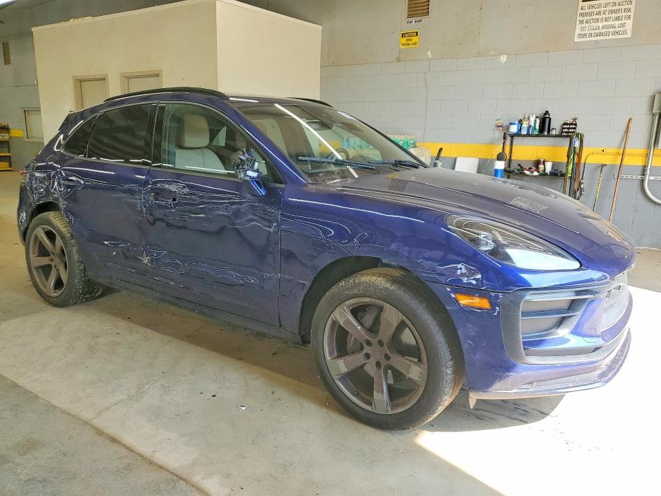 2024 PORSCHE MACAN BASE 4