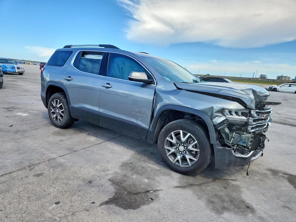 2023 GMC ACADIA SLE 4