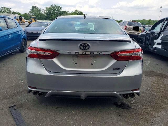 2020 TOYOTA CAMRY XSE 6