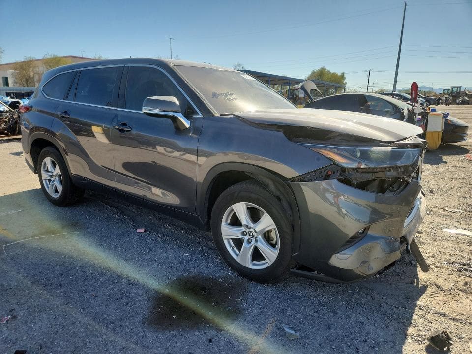 2023 TOYOTA HIGHLANDER LE 4