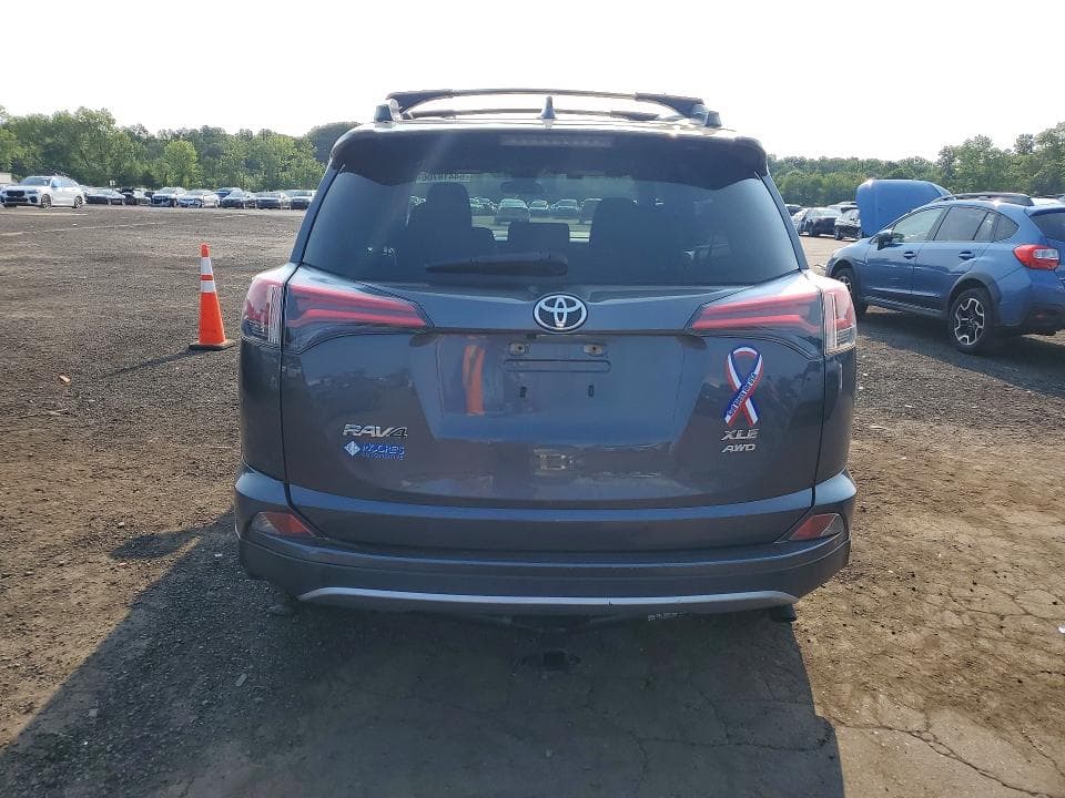 2017 TOYOTA RAV4 XLE 6