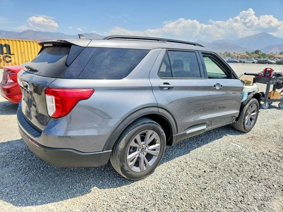 2022 FORD EXPLORER XLT 3