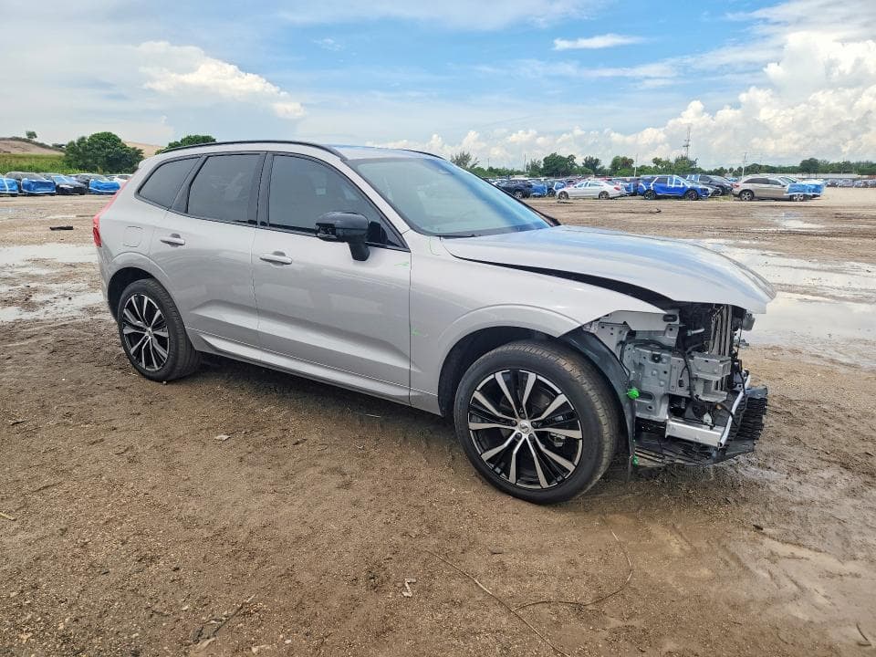 2025 VOLVO XC60 PLUS 4