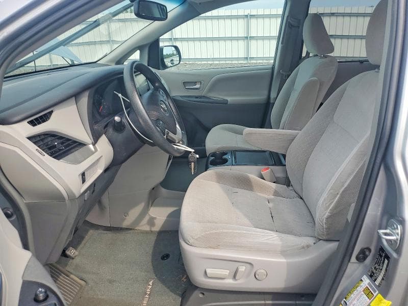 2017 TOYOTA SIENNA LE 7