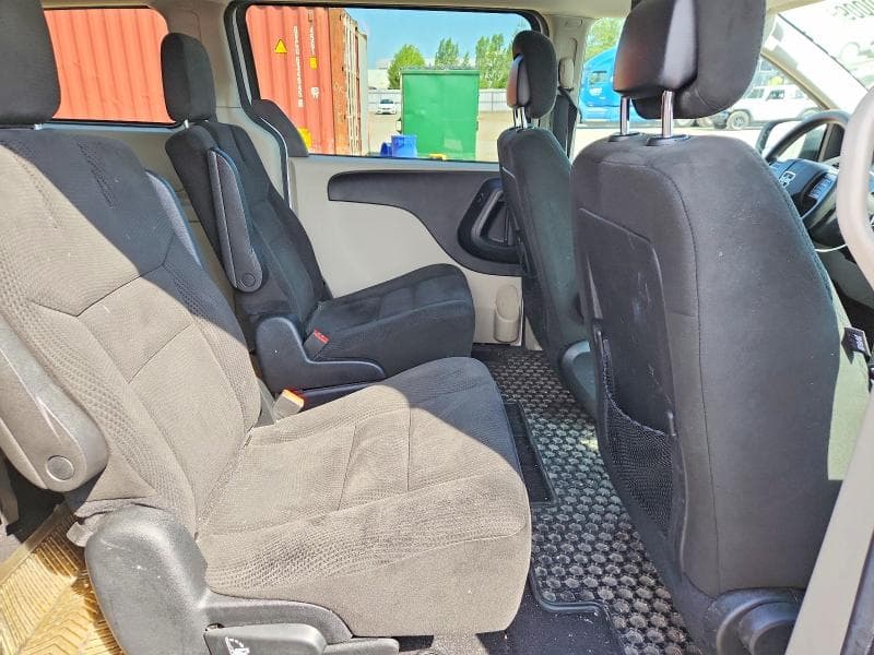 2017 DODGE GRAND CARAVAN SE 11