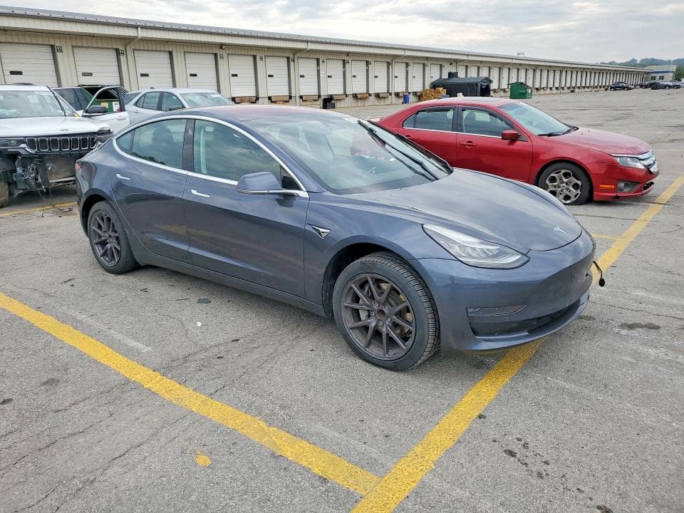 2018 TESLA MODEL 3 4