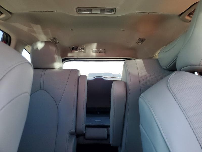 2025 TOYOTA HIGHLANDER LIMITED 10