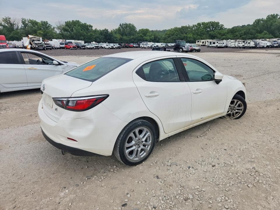 2018 TOYOTA YARIS IA BASE 3