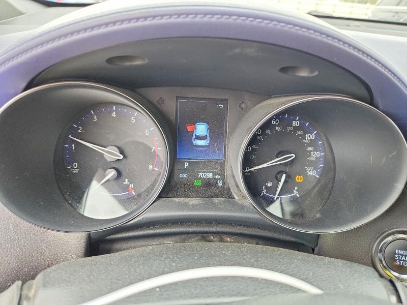 2021 TOYOTA C-HR XLE 9