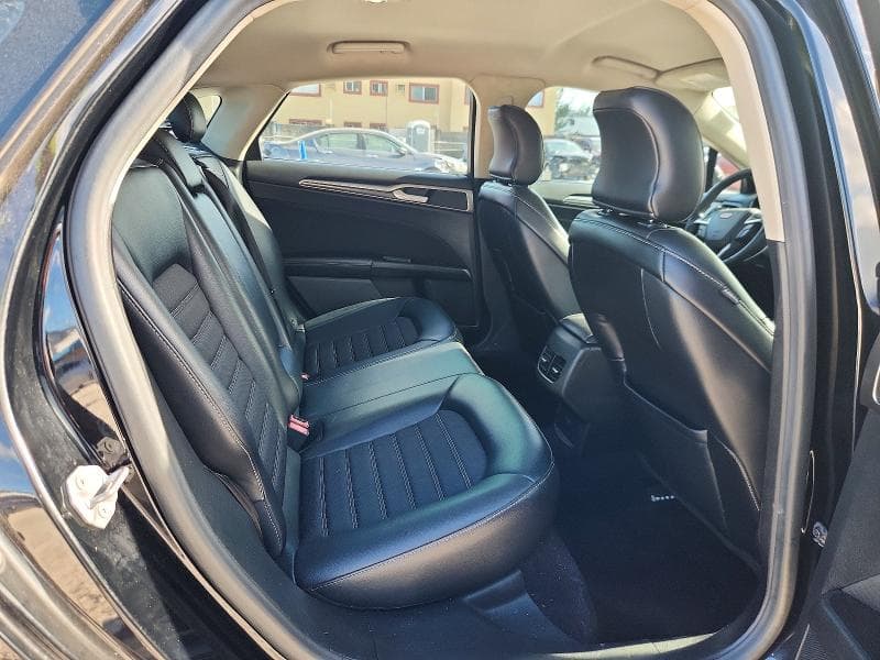2017 FORD FUSION SE 10