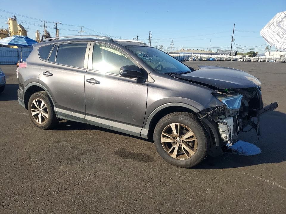2017 TOYOTA RAV4 XLE 4