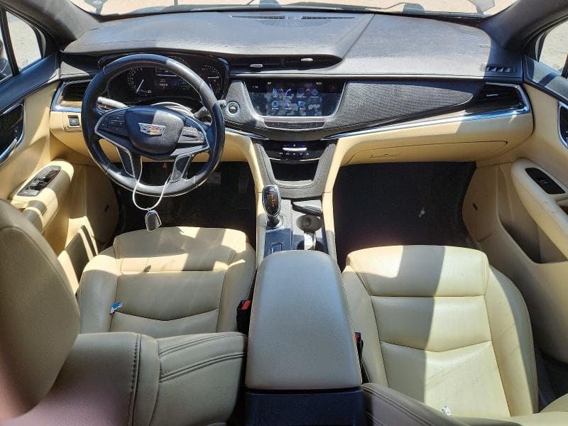 2018 CADILLAC XT5 8