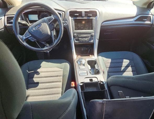 2017 FORD FUSION SE 8