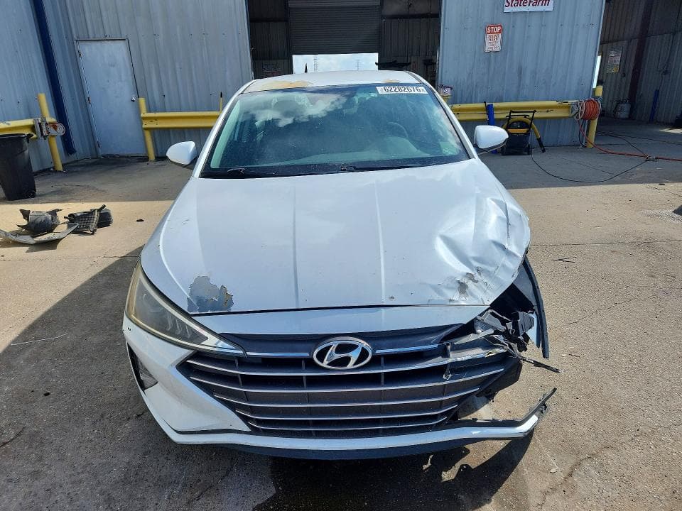 2020 HYUNDAI ELANTRA SE 5