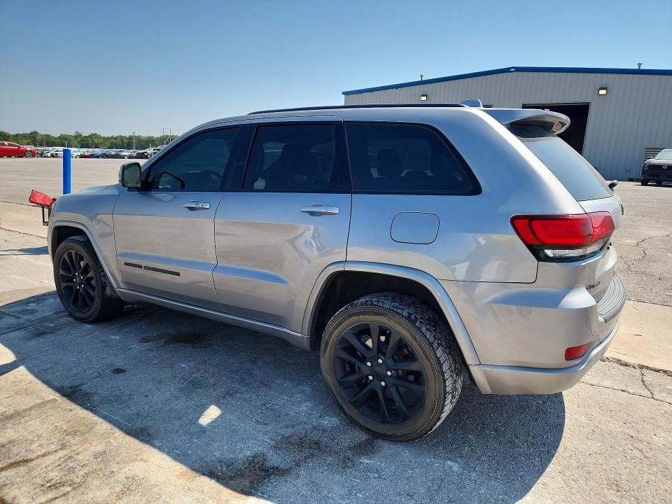 2020 JEEP GRAND CHEROKEE LAREDO 2
