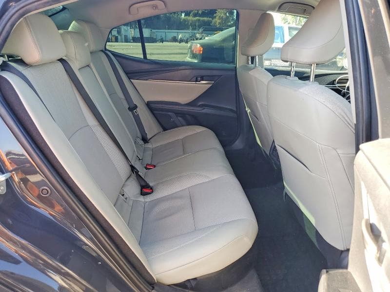 2025 TOYOTA CAMRY XLE 10