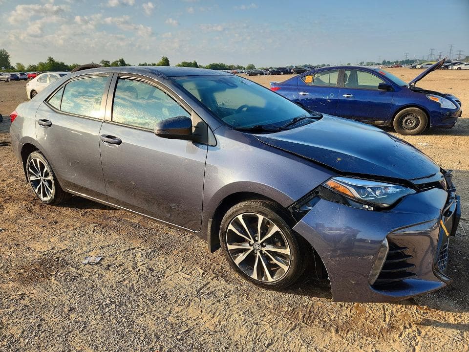 2017 TOYOTA COROLLA SE 4