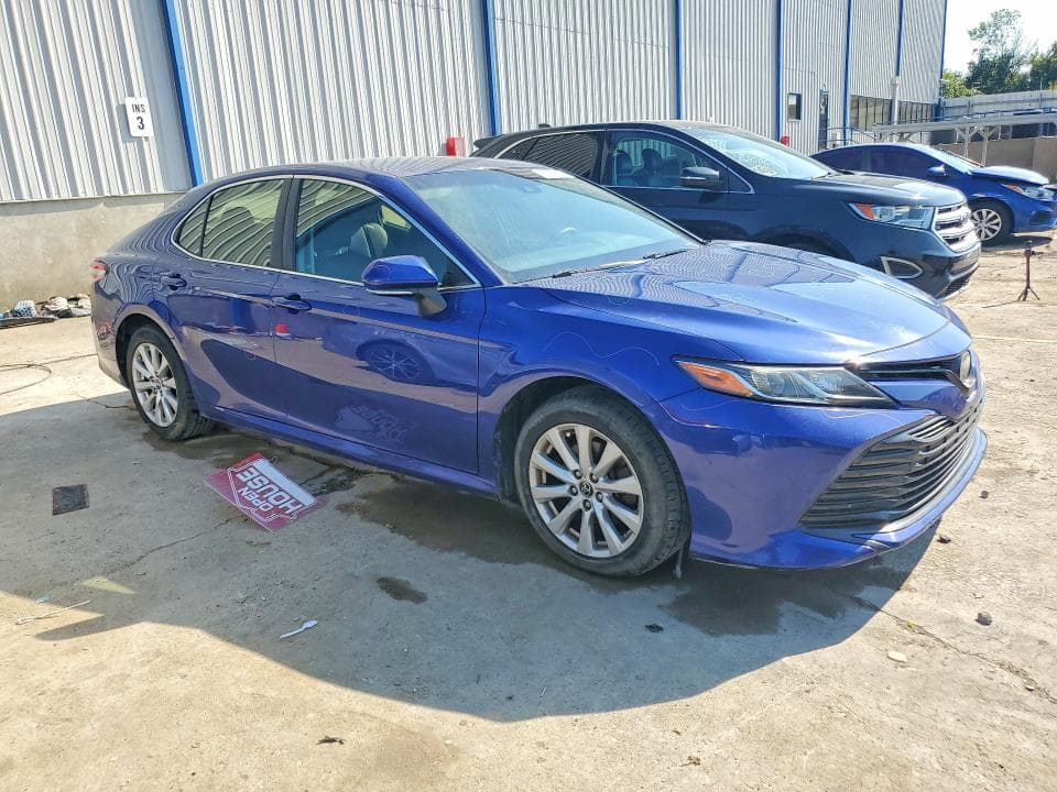 2018 TOYOTA CAMRY LE 4
