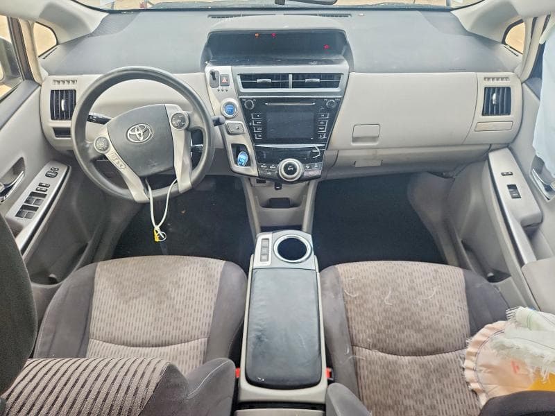 2017 TOYOTA PRIUS V TWO 8