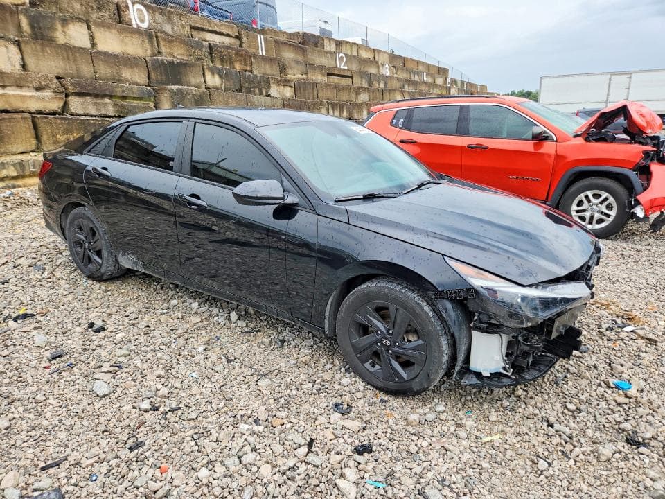 2023 HYUNDAI ELANTRA SEL 4