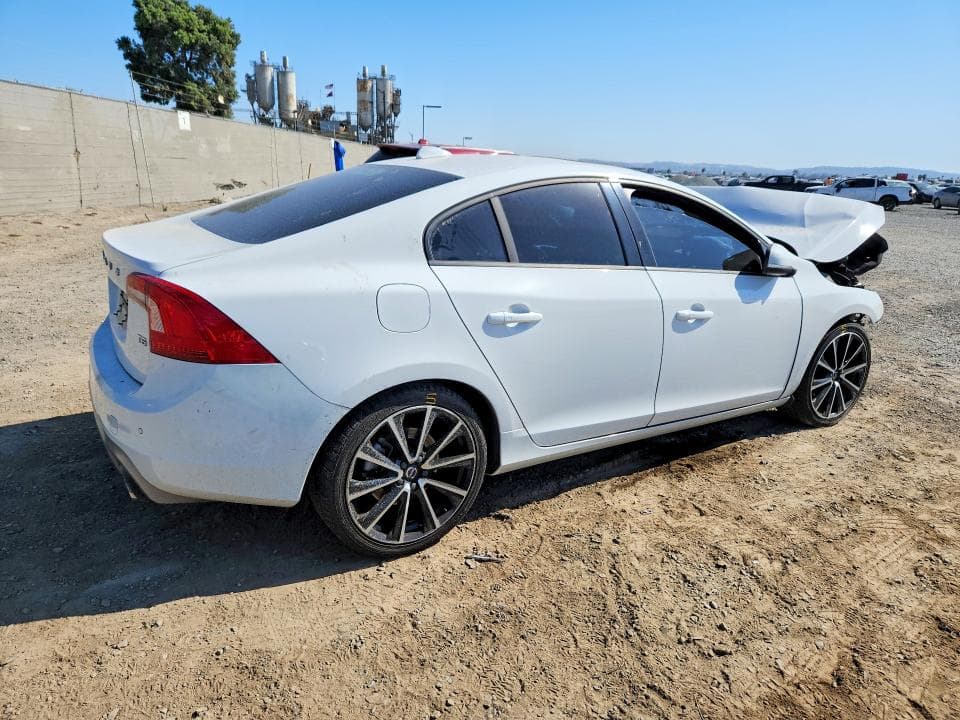 2018 VOLVO S60 DYNAMIC 3