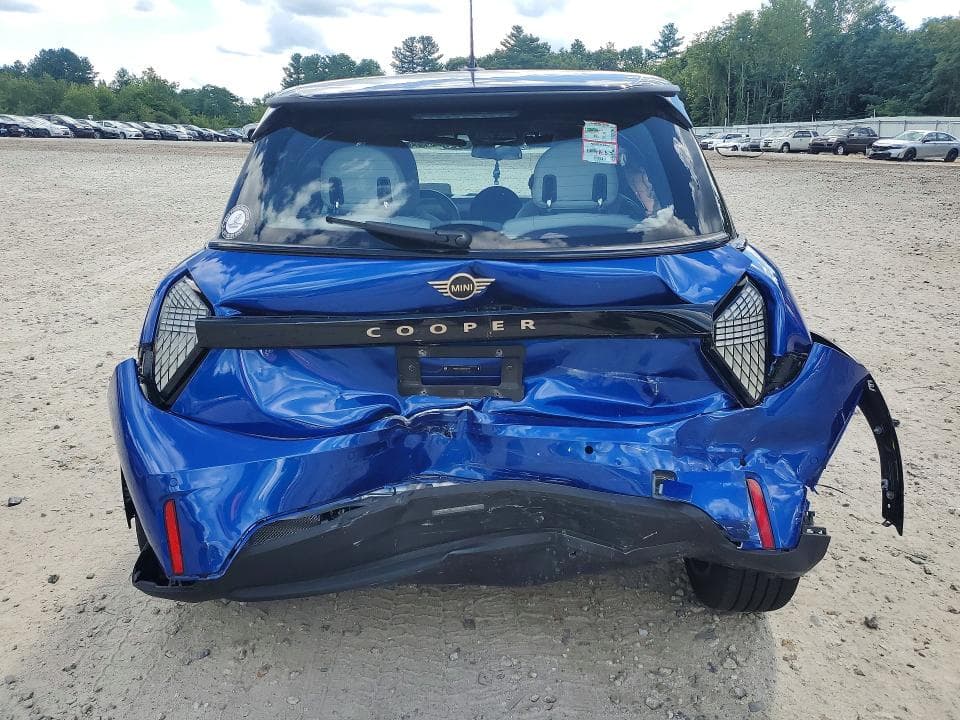 2025 MINI COOPER BASE 6