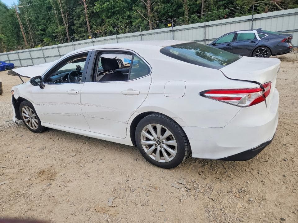 2018 TOYOTA CAMRY LE 2