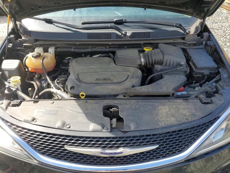 2019 CHRYSLER PACIFICA TOURING L 12
