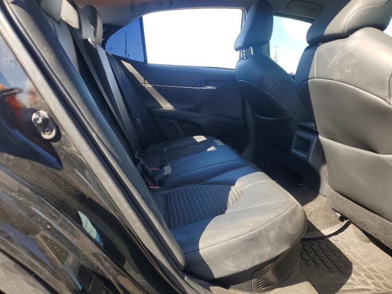 2020 TOYOTA CAMRY SE 10