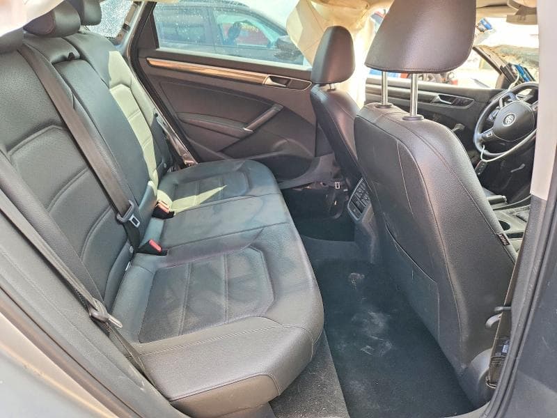 2018 VOLKSWAGEN PASSAT SE 10