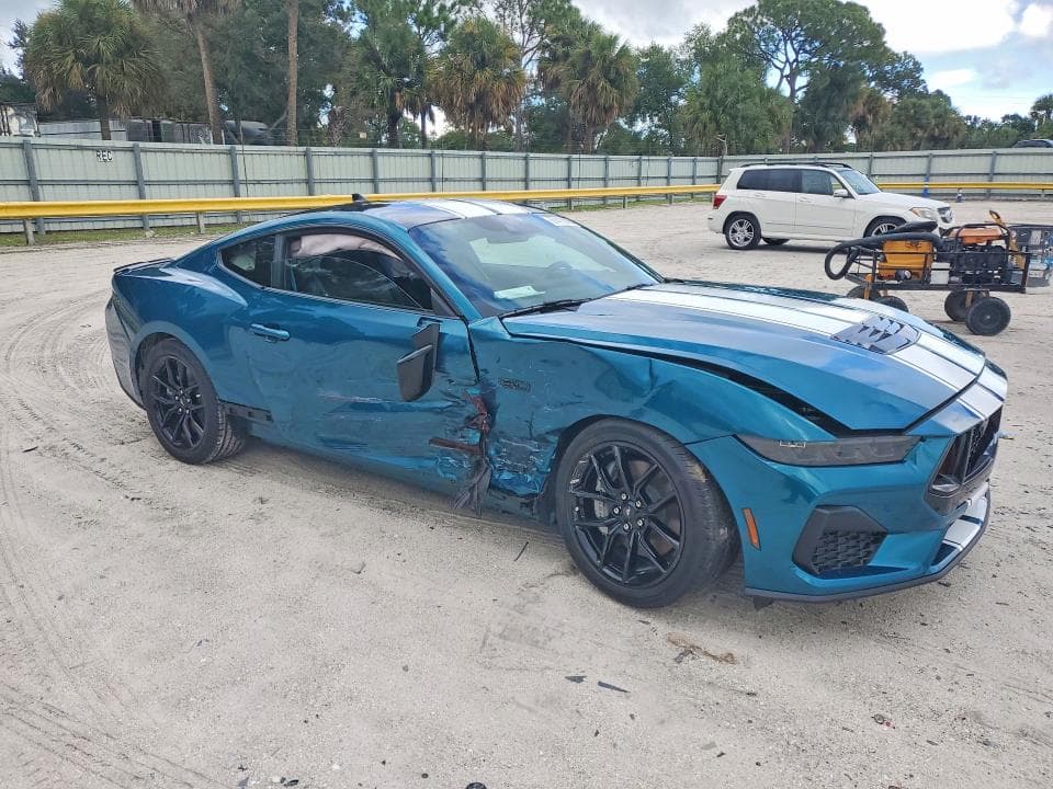 2026 FORD MUSTANG GT 4