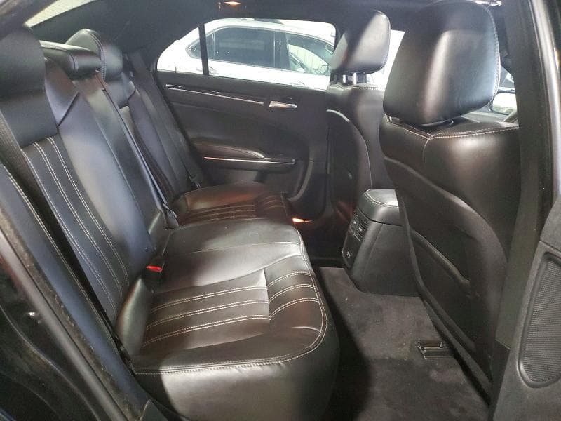 2018 CHRYSLER 300 S 10