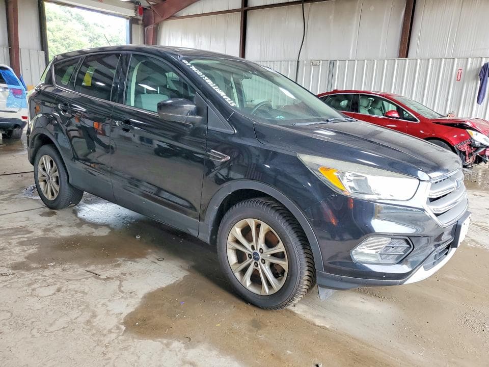 2017 FORD ESCAPE SE 4