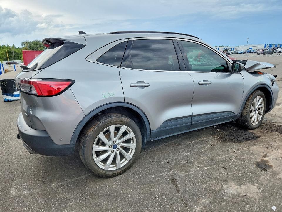 2021 FORD ESCAPE TITANIUM 3