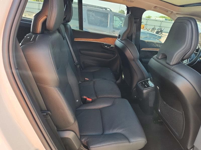 2025 VOLVO XC90 PLUS 11