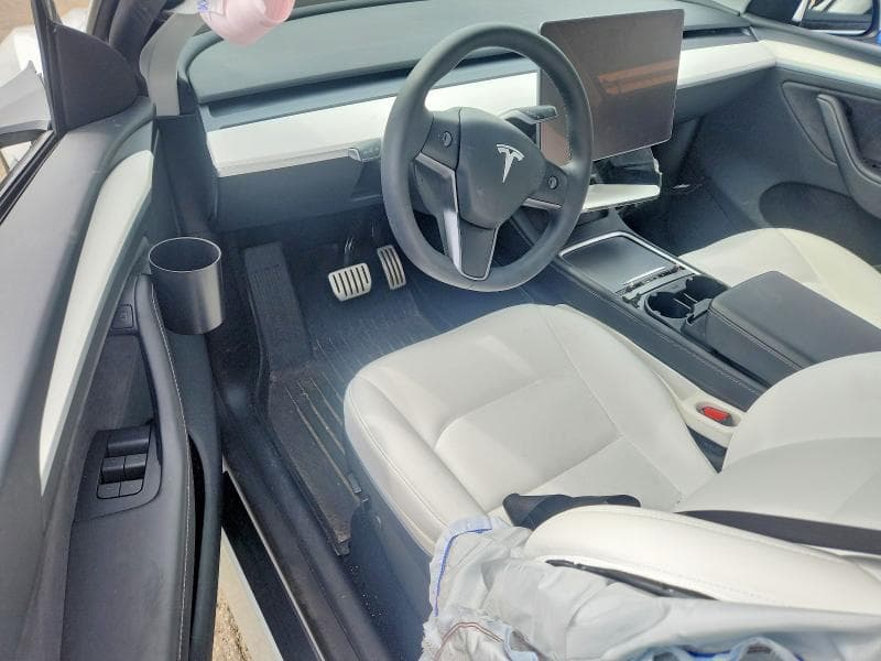 2024 TESLA MODEL Y 8