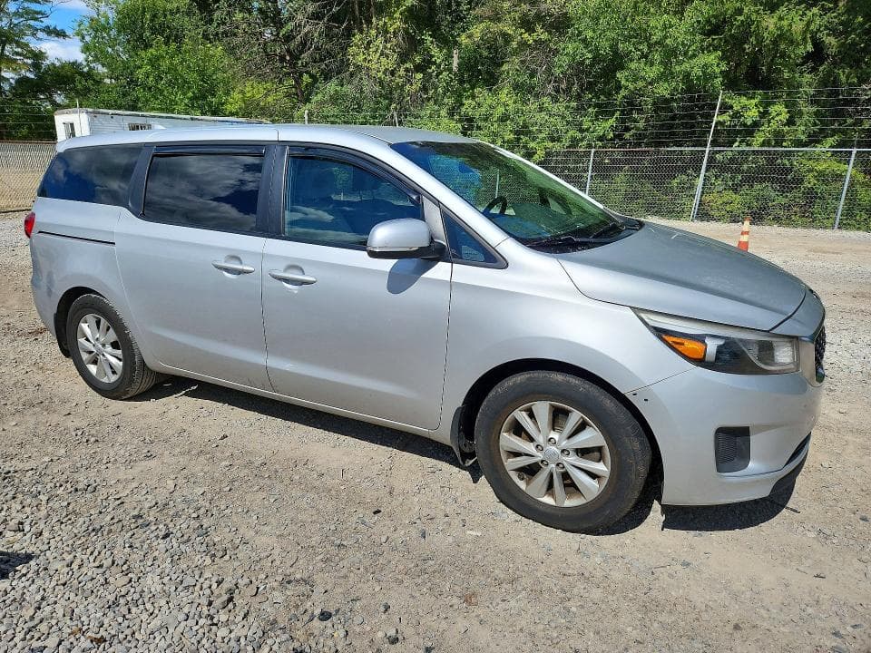 2018 KIA SEDONA LX 4