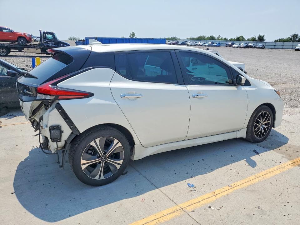 2022 NISSAN LEAF SV 3